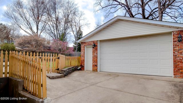 4067 Gilman Ave, Louisville, KY 40207