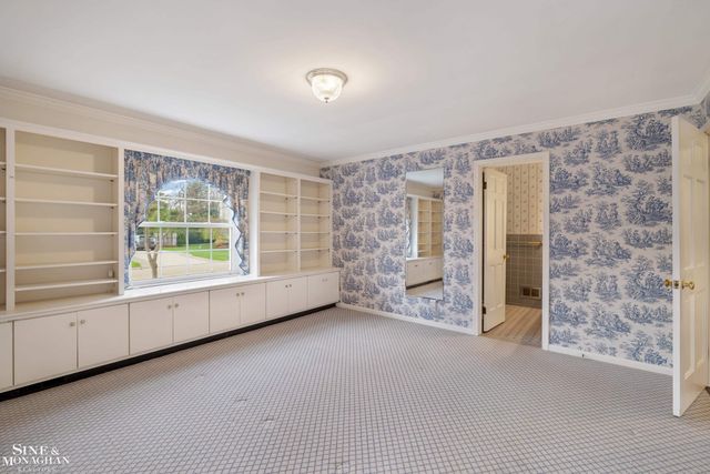72 S Duval Road, Grosse Pointe Shores, MI 48236