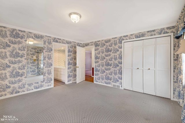 72 S Duval Road, Grosse Pointe Shores, MI 48236