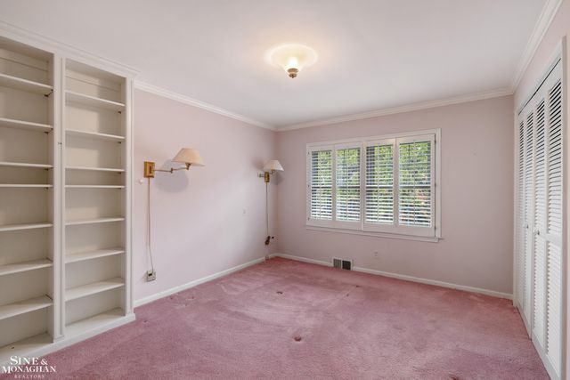 72 S Duval Road, Grosse Pointe Shores, MI 48236