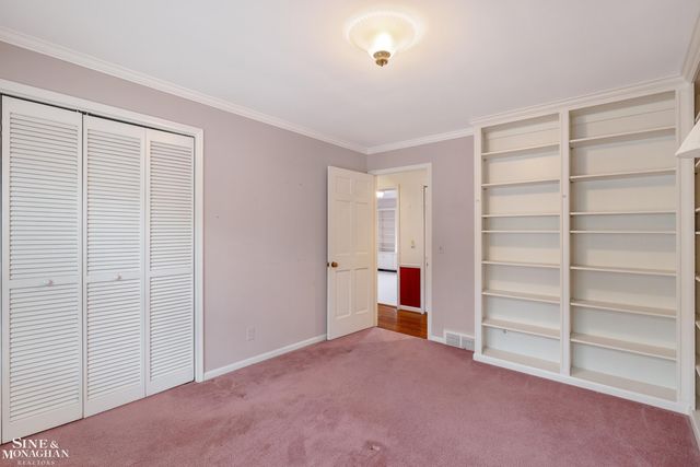 72 S Duval Road, Grosse Pointe Shores, MI 48236