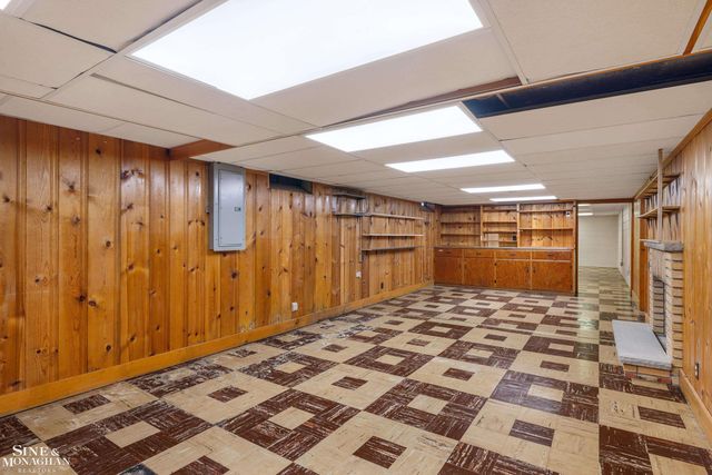 72 S Duval Road, Grosse Pointe Shores, MI 48236