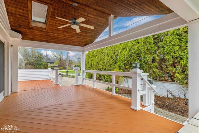 72 S Duval Road, Grosse Pointe Shores, MI 48236