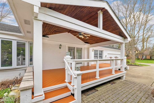 72 S Duval Road, Grosse Pointe Shores, MI 48236
