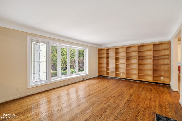 72 S Duval Road, Grosse Pointe Shores, MI 48236