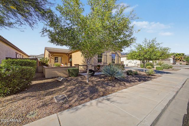 17232 W ECHO Lane, Waddell, AZ 85355