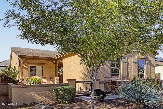 17232 W ECHO Lane, Waddell, AZ 85355