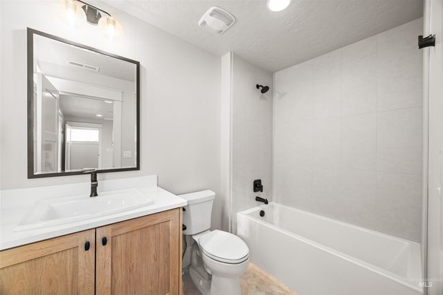 7130 S Cadence Ave, Meridian, ID 83642
