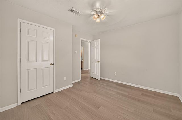 9202 Desirable Drive, La Porte, TX 77571