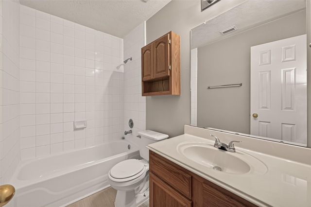 9202 Desirable Drive, La Porte, TX 77571