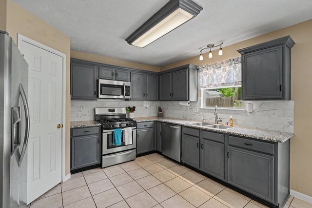 283 Indian Falls S, Montgomery, TX 77316
