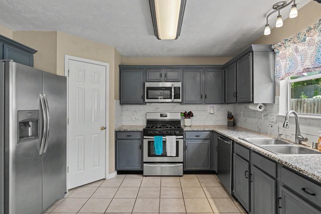 283 Indian Falls S, Montgomery, TX 77316