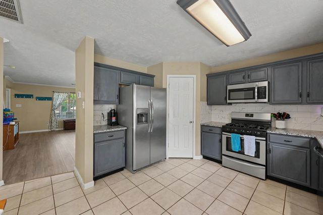 283 Indian Falls S, Montgomery, TX 77316