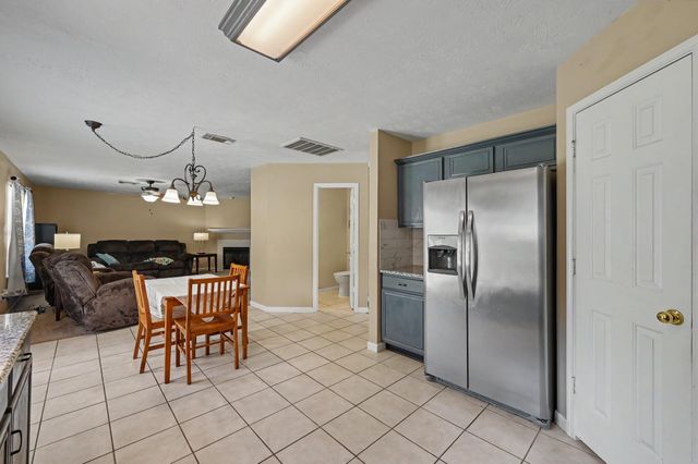 283 Indian Falls S, Montgomery, TX 77316