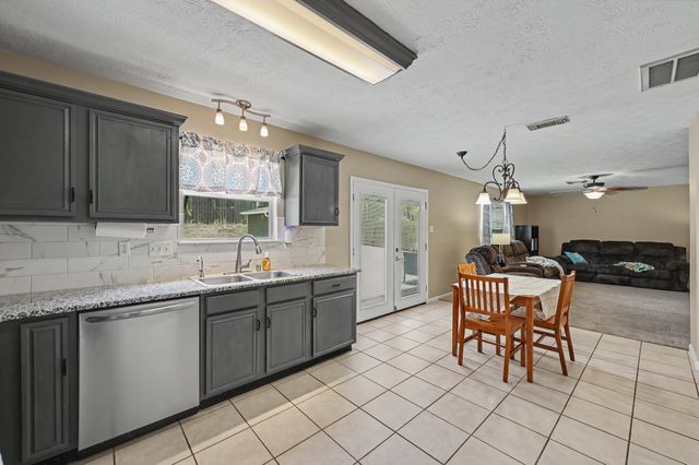 283 Indian Falls S, Montgomery, TX 77316