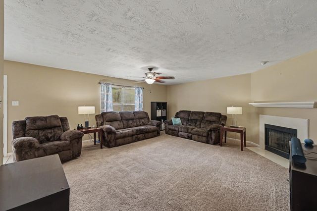 283 Indian Falls S, Montgomery, TX 77316