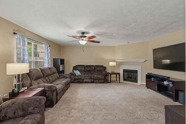 283 Indian Falls S, Montgomery, TX 77316