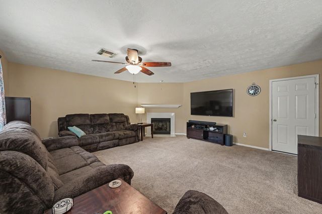 283 Indian Falls S, Montgomery, TX 77316