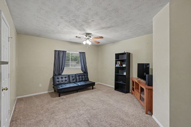 283 Indian Falls S, Montgomery, TX 77316