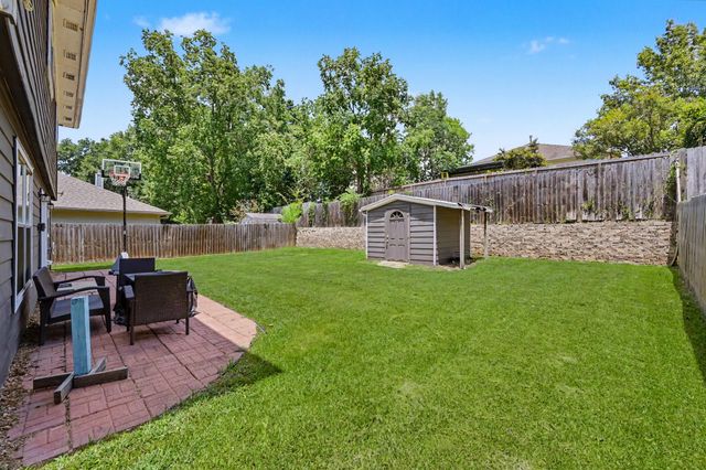 283 Indian Falls S, Montgomery, TX 77316