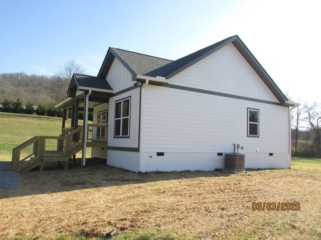 155 Waldorf Place, Hayesville, NC 28904