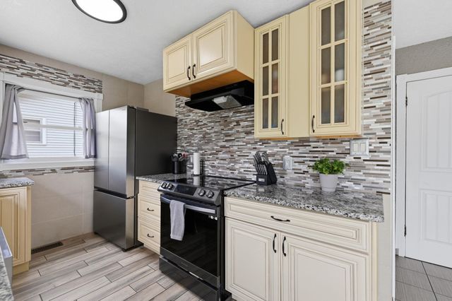8125 E Indianapolis St, Wichita, KS 67207