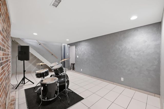 8125 E Indianapolis St, Wichita, KS 67207