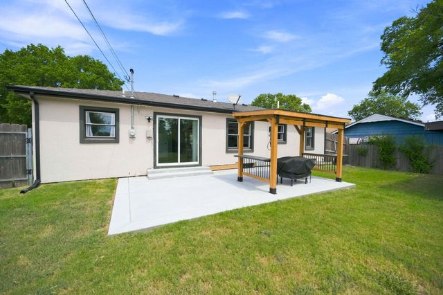 8125 E Indianapolis St, Wichita, KS 67207