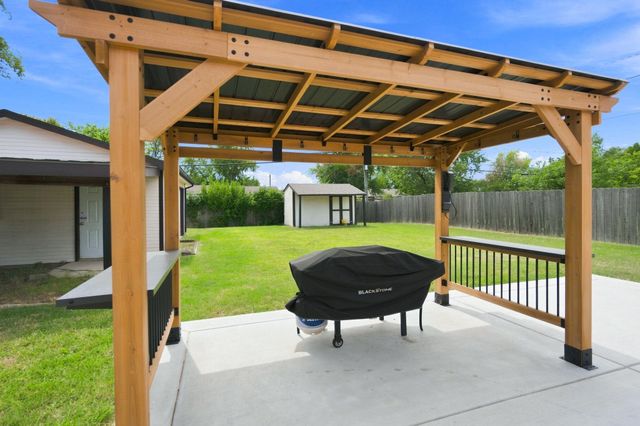 8125 E Indianapolis St, Wichita, KS 67207