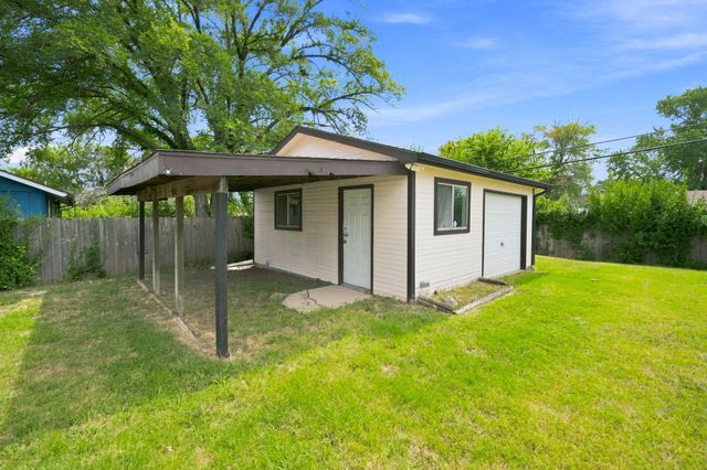 8125 E Indianapolis St, Wichita, KS 67207