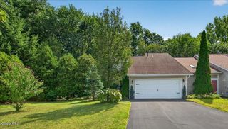 17 Green Meadow Drive, Clifton Park, NY 12065
