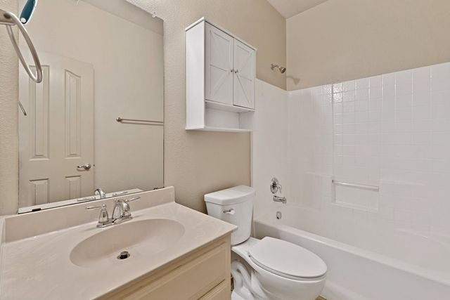 10913 Middleglen Road, Fort Worth, TX 76052