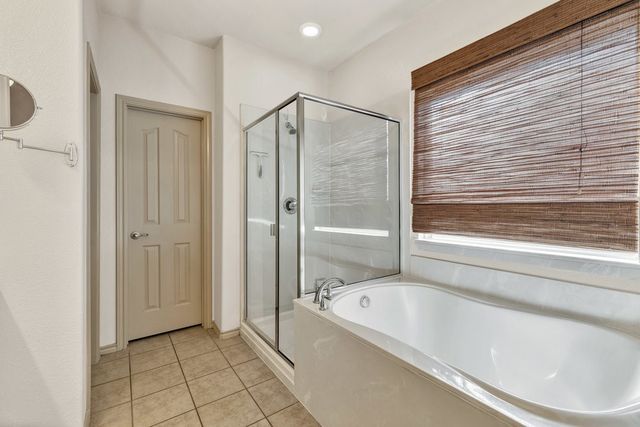 10913 Middleglen Road, Fort Worth, TX 76052