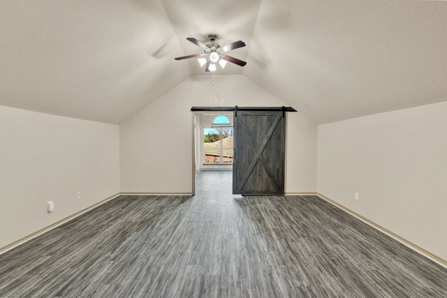 10913 Middleglen Road, Fort Worth, TX 76052