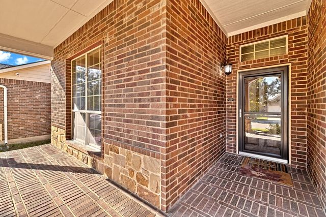 10913 Middleglen Road, Fort Worth, TX 76052