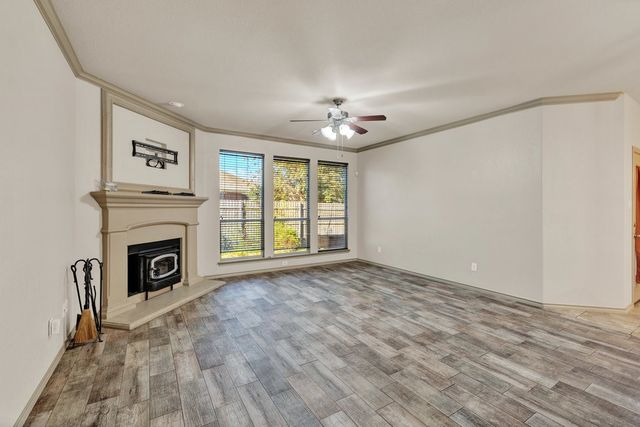 10913 Middleglen Road, Fort Worth, TX 76052