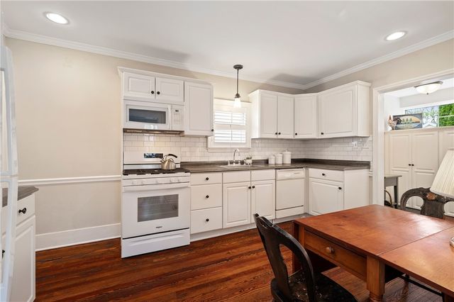 212 Pine Road, Edgeworth, PA 15143
