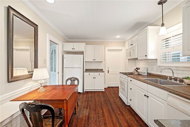 212 Pine Road, Edgeworth, PA 15143
