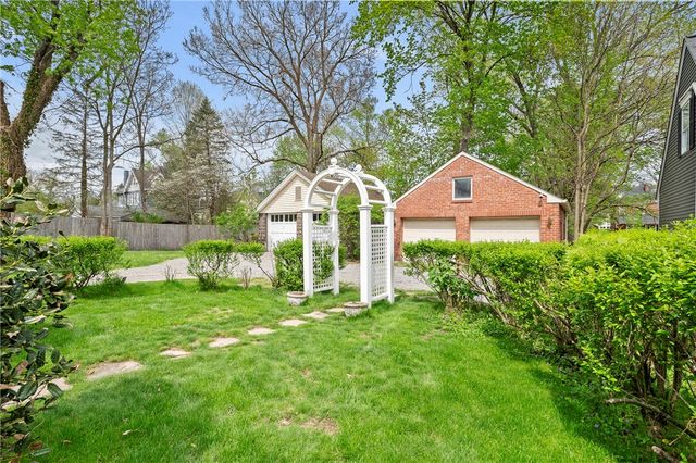 212 Pine Road, Edgeworth, PA 15143