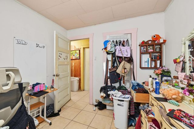619 Fairfax Road, Bakersfield, CA 93306