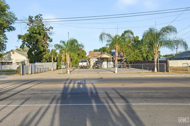 619 Fairfax Road, Bakersfield, CA 93306