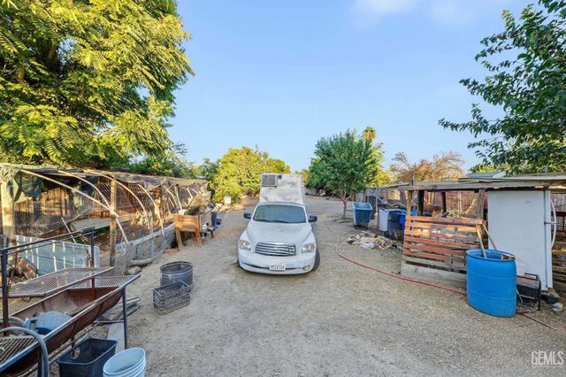 619 Fairfax Road, Bakersfield, CA 93306