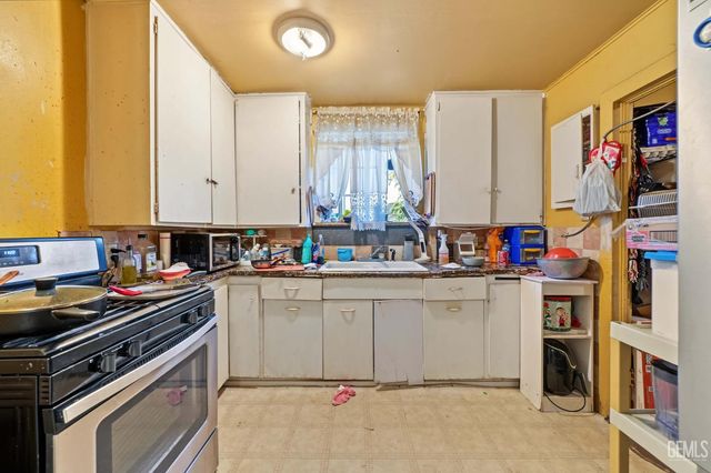 619 Fairfax Road, Bakersfield, CA 93306