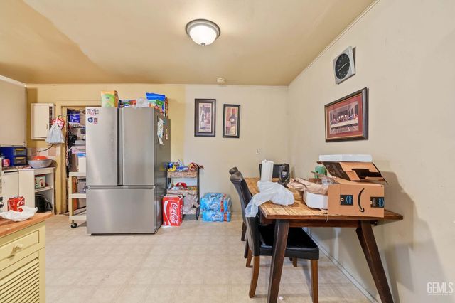 619 Fairfax Road, Bakersfield, CA 93306