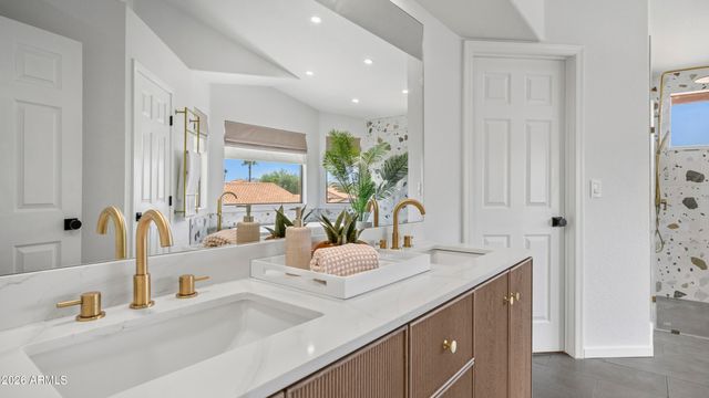 2553 E INDIGO BRUSH Road, Phoenix, AZ 85048