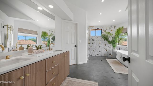 2553 E INDIGO BRUSH Road, Phoenix, AZ 85048