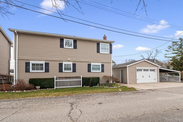 231 O'connor Street, Lake Orion Village, MI 48362