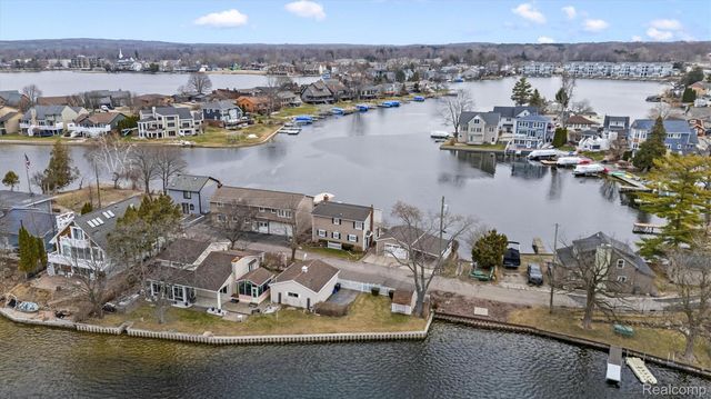231 O'connor Street, Lake Orion Village, MI 48362
