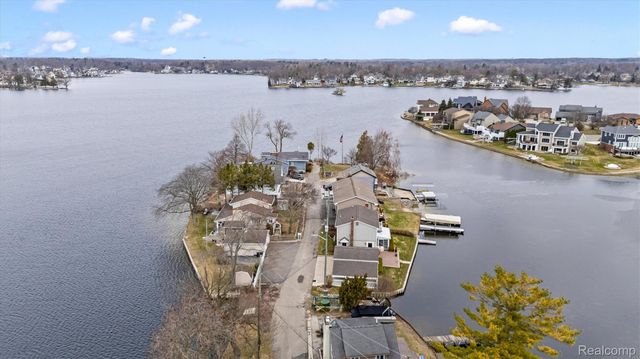 231 O'connor Street, Lake Orion Village, MI 48362