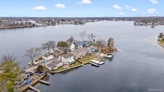 231 O'connor Street, Lake Orion Village, MI 48362